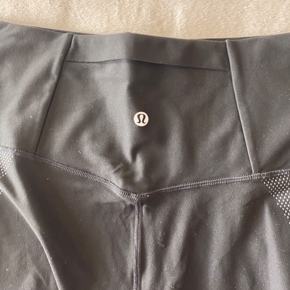 Lululemon leggings. - Picture 4 of 4